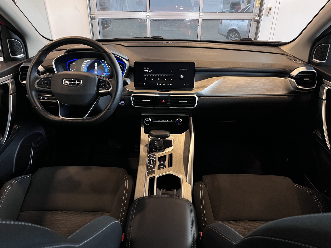 GEELY COOLRAY