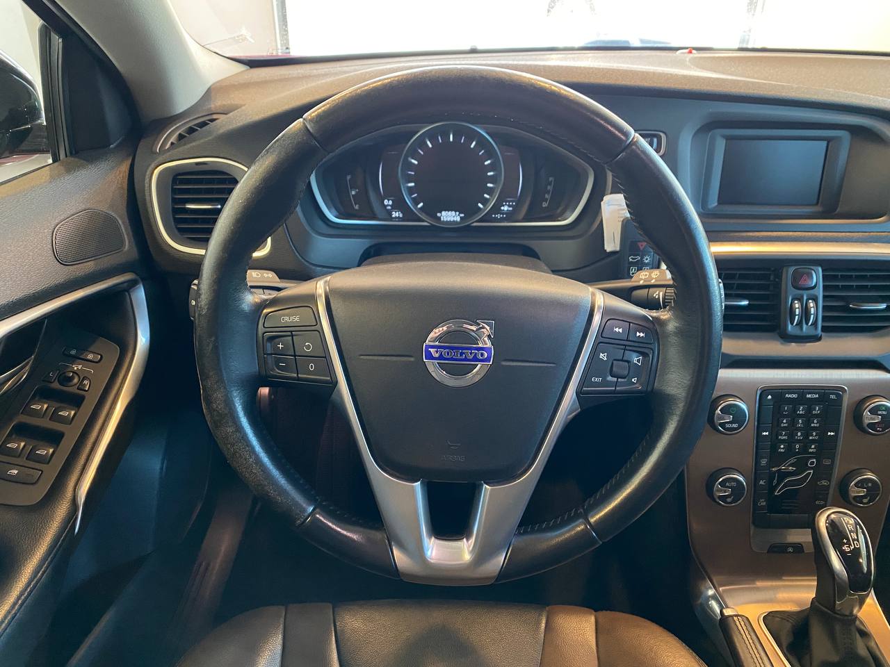 VOLVO V40