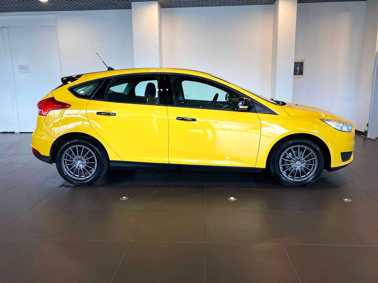 FORD FOCUS