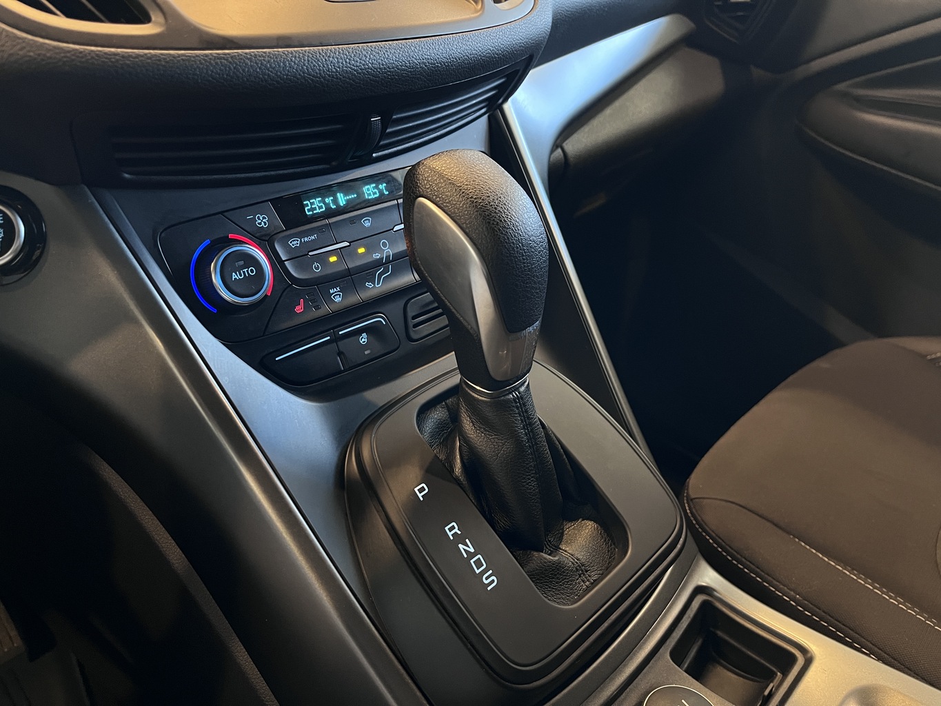 FORD KUGA