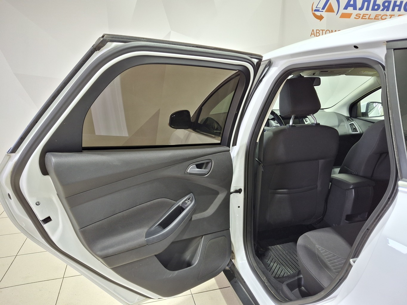 FORD FOCUS