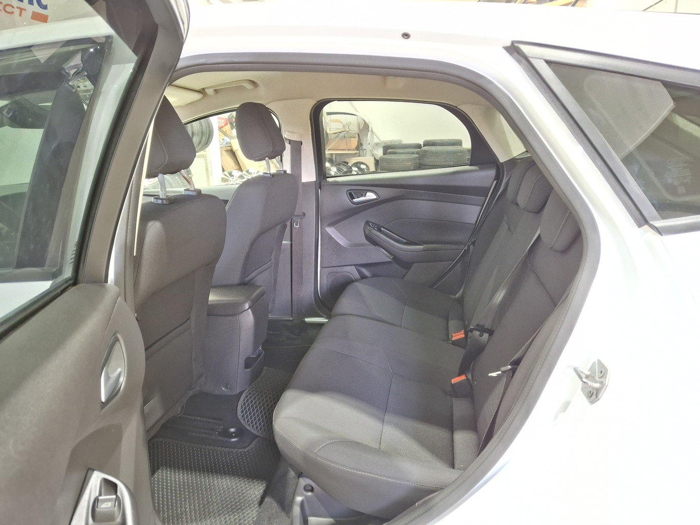 FORD FOCUS