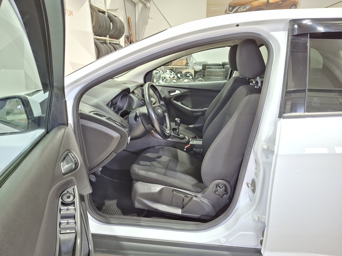 FORD FOCUS