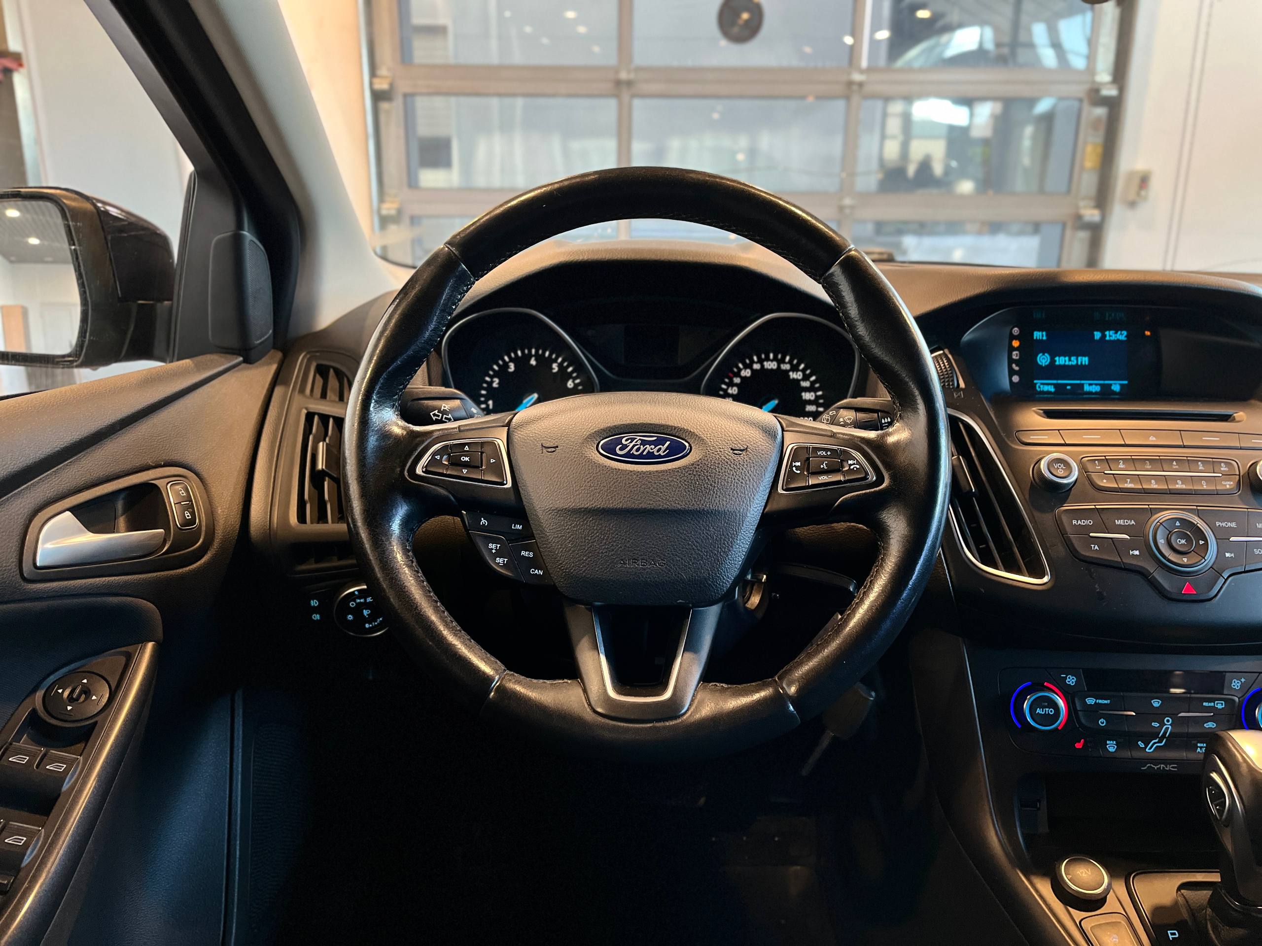 FORD FOCUS