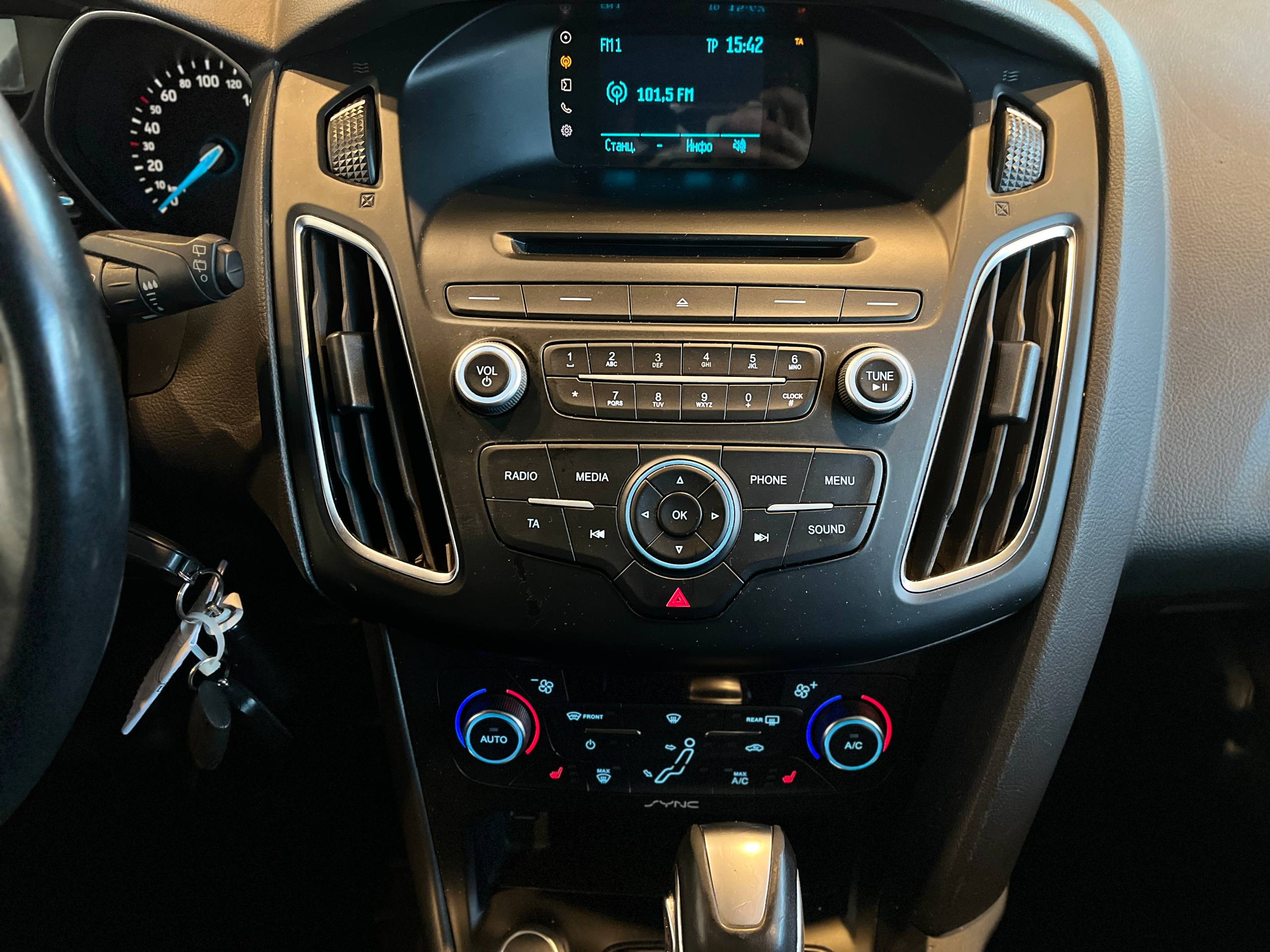 FORD FOCUS
