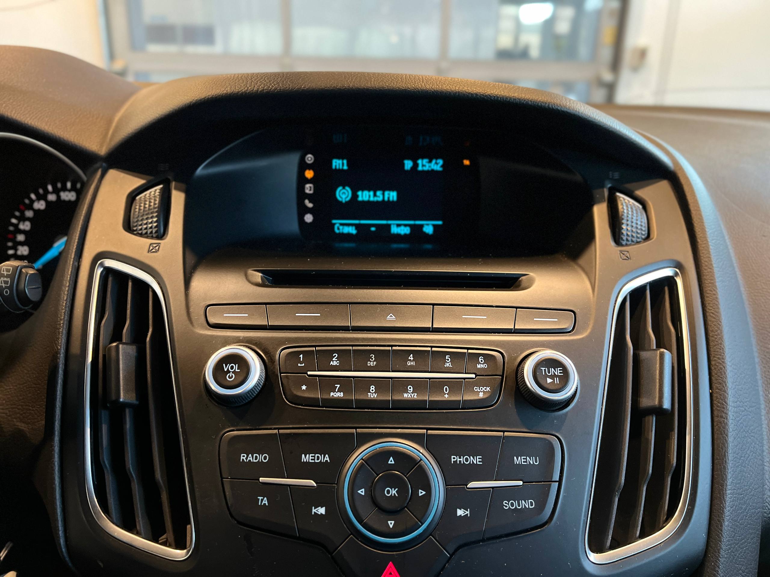 FORD FOCUS
