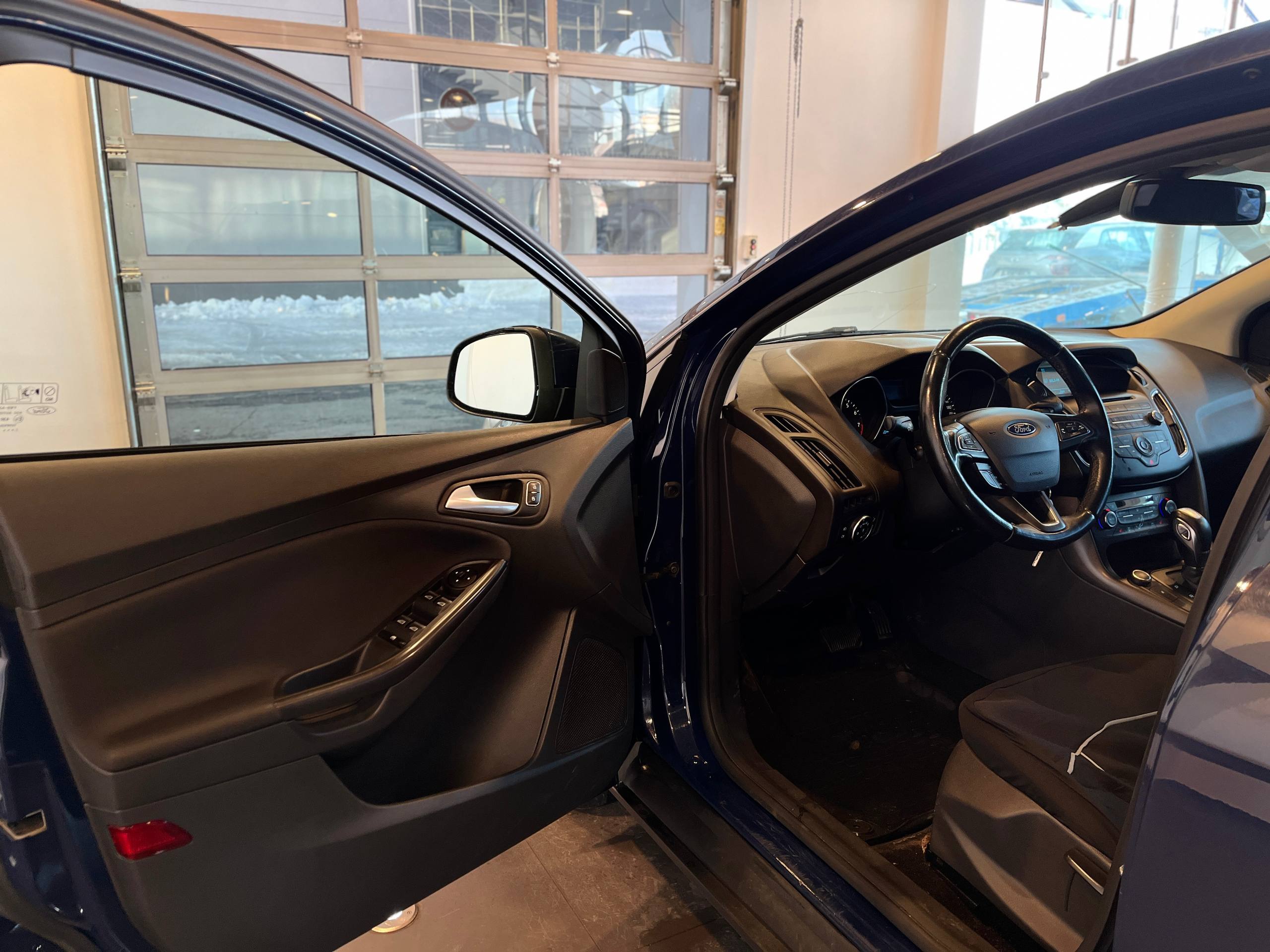 FORD FOCUS