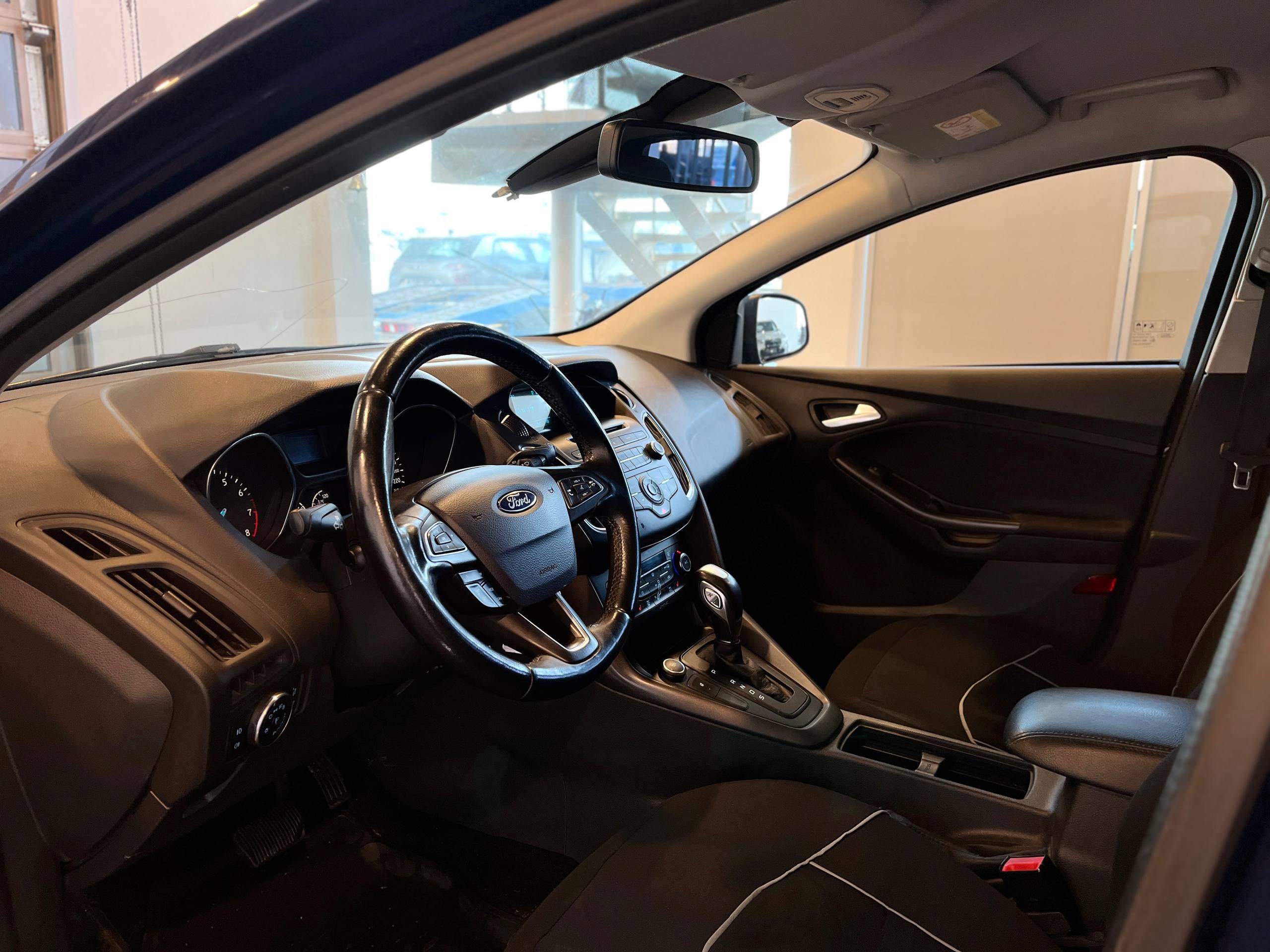 FORD FOCUS