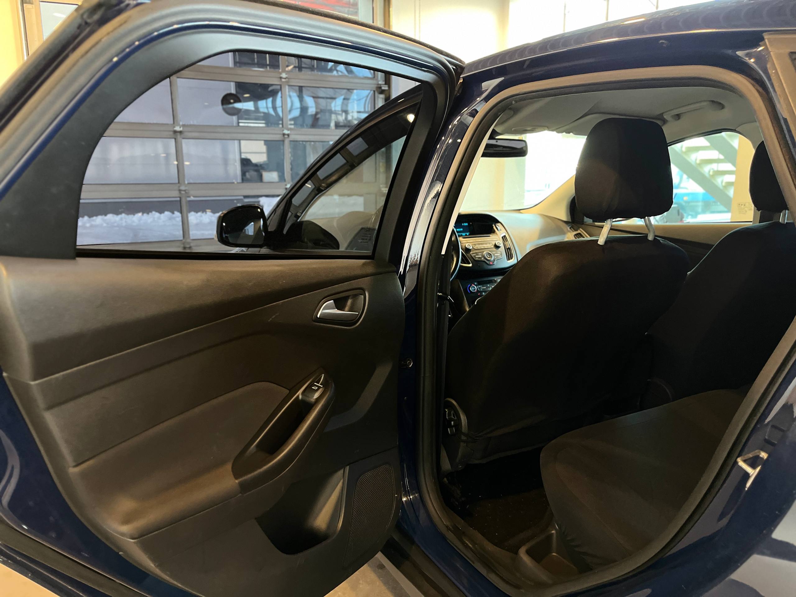 FORD FOCUS