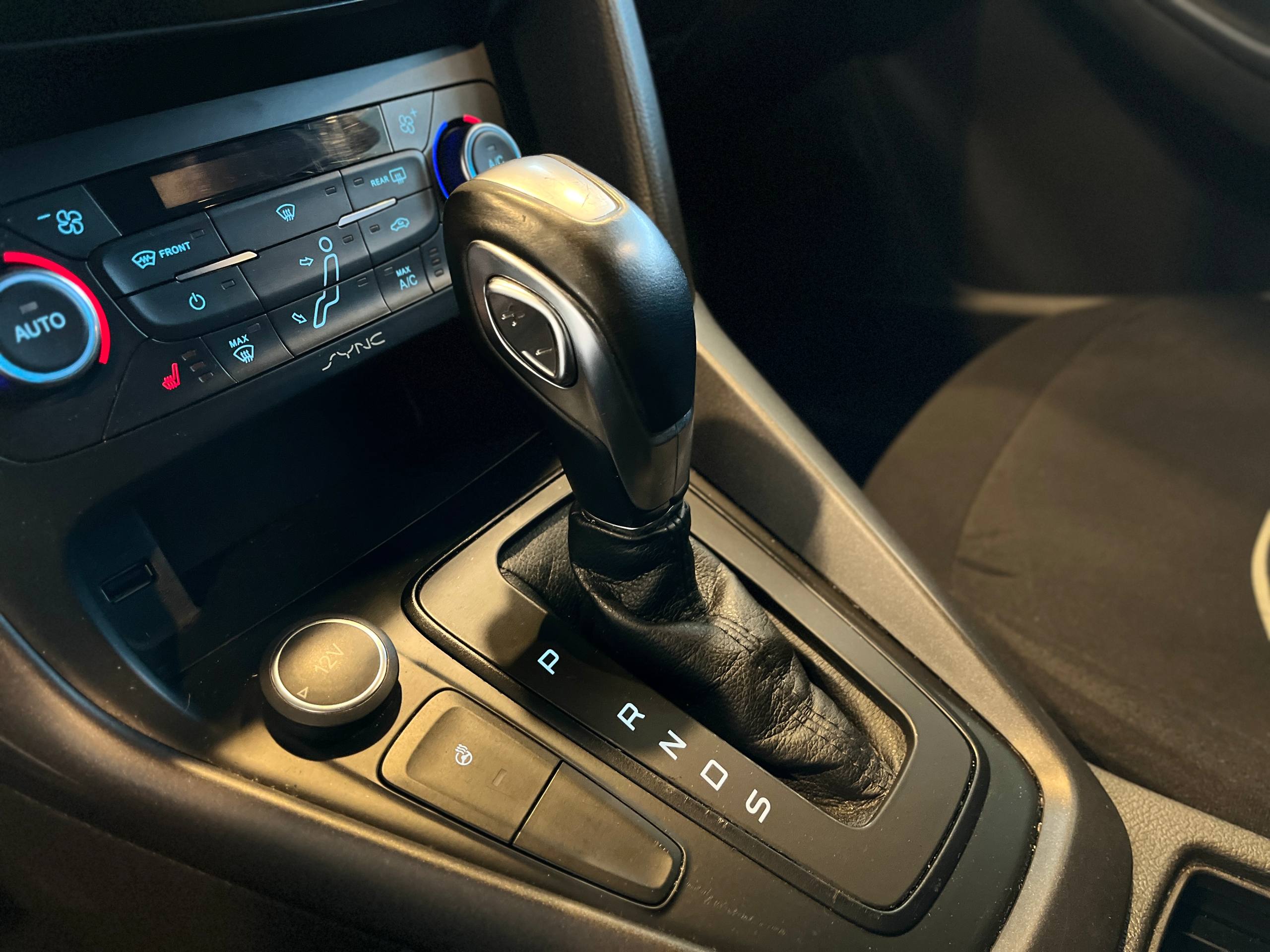 FORD FOCUS