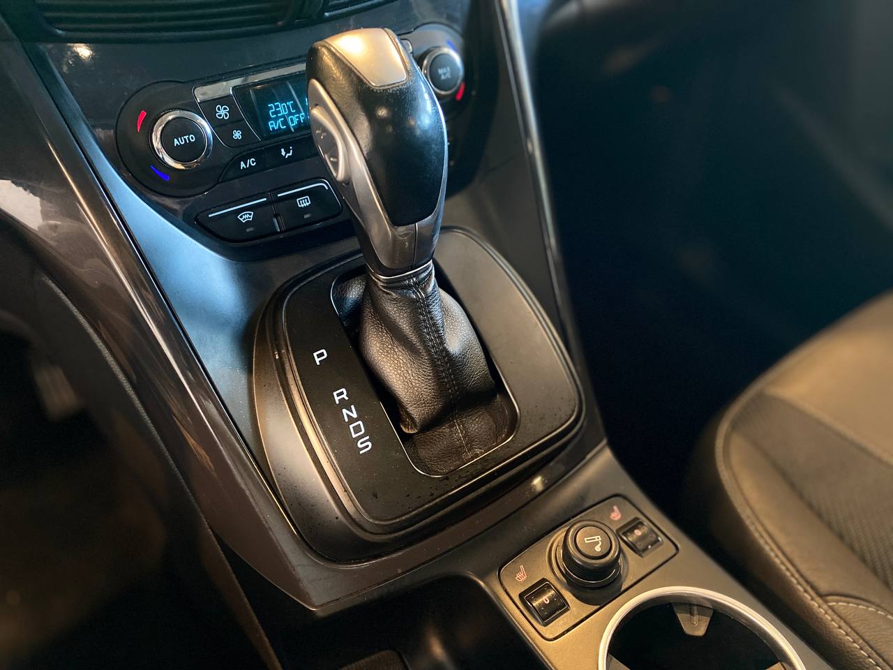 FORD KUGA