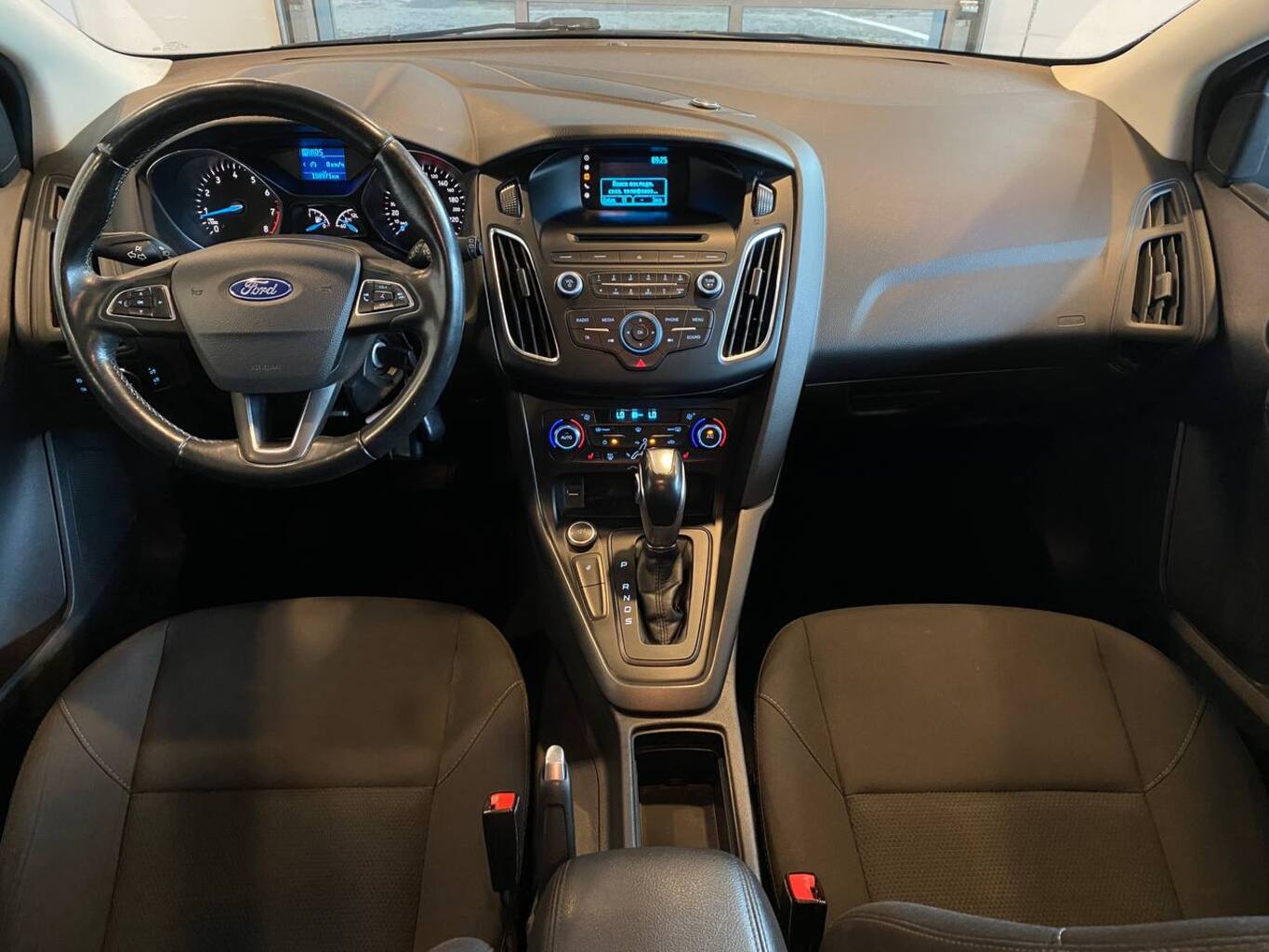 FORD FOCUS