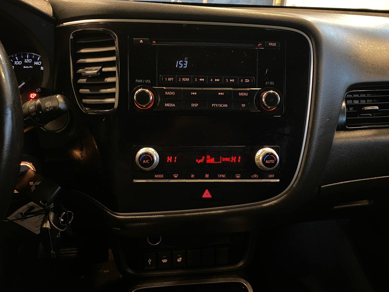 MITSUBISHI OUTLANDER