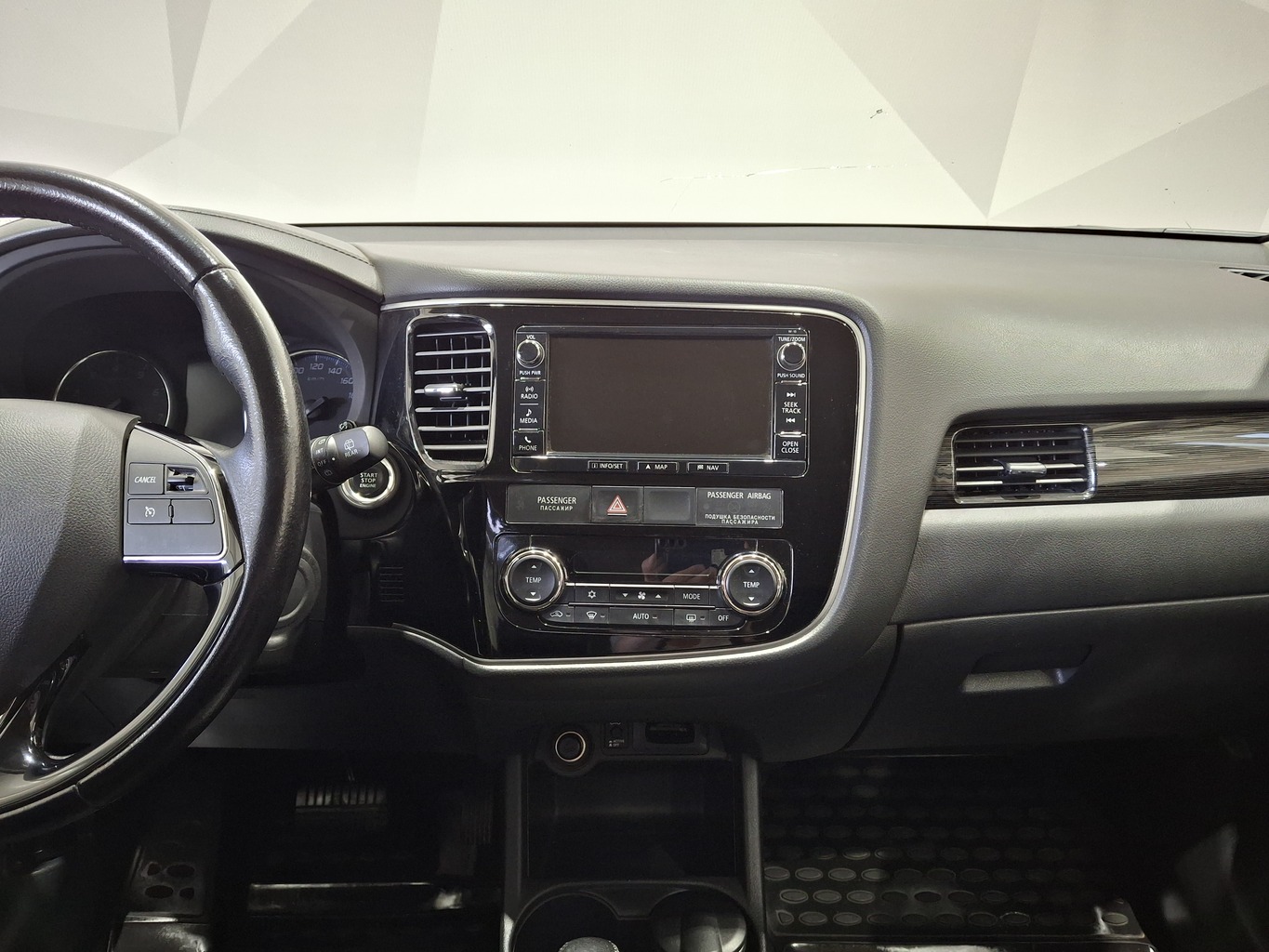 MITSUBISHI OUTLANDER