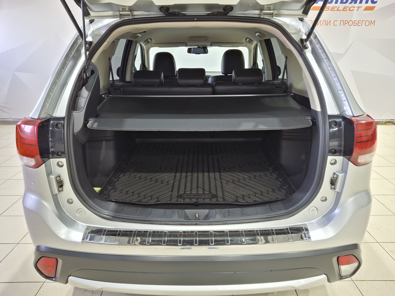 MITSUBISHI OUTLANDER