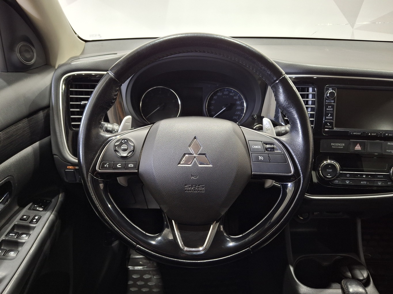 MITSUBISHI OUTLANDER