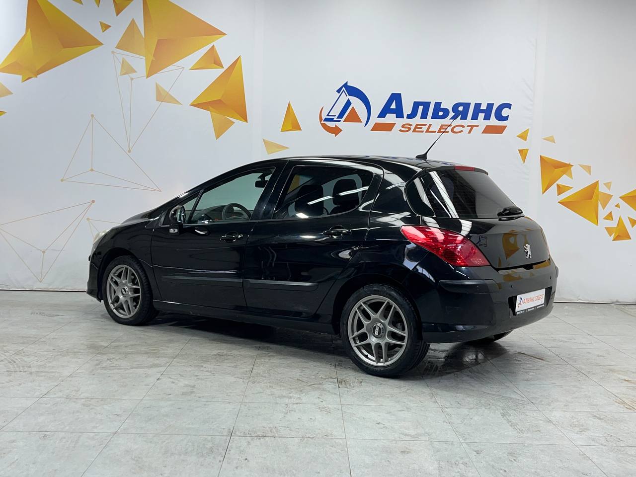 PEUGEOT 308