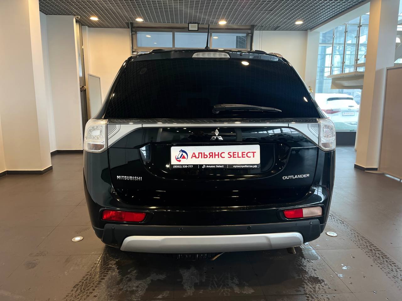 MITSUBISHI OUTLANDER