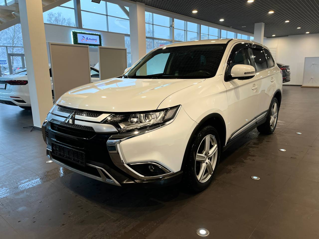 MITSUBISHI OUTLANDER