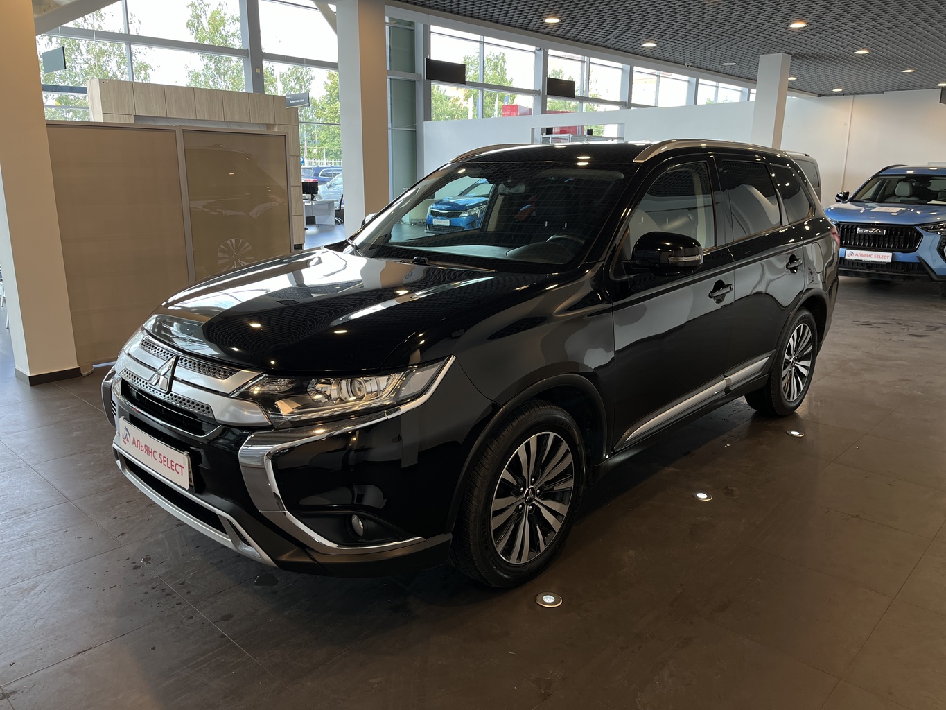 MITSUBISHI OUTLANDER