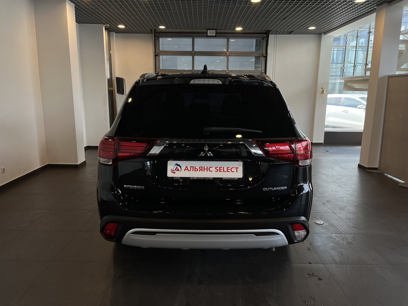 MITSUBISHI OUTLANDER