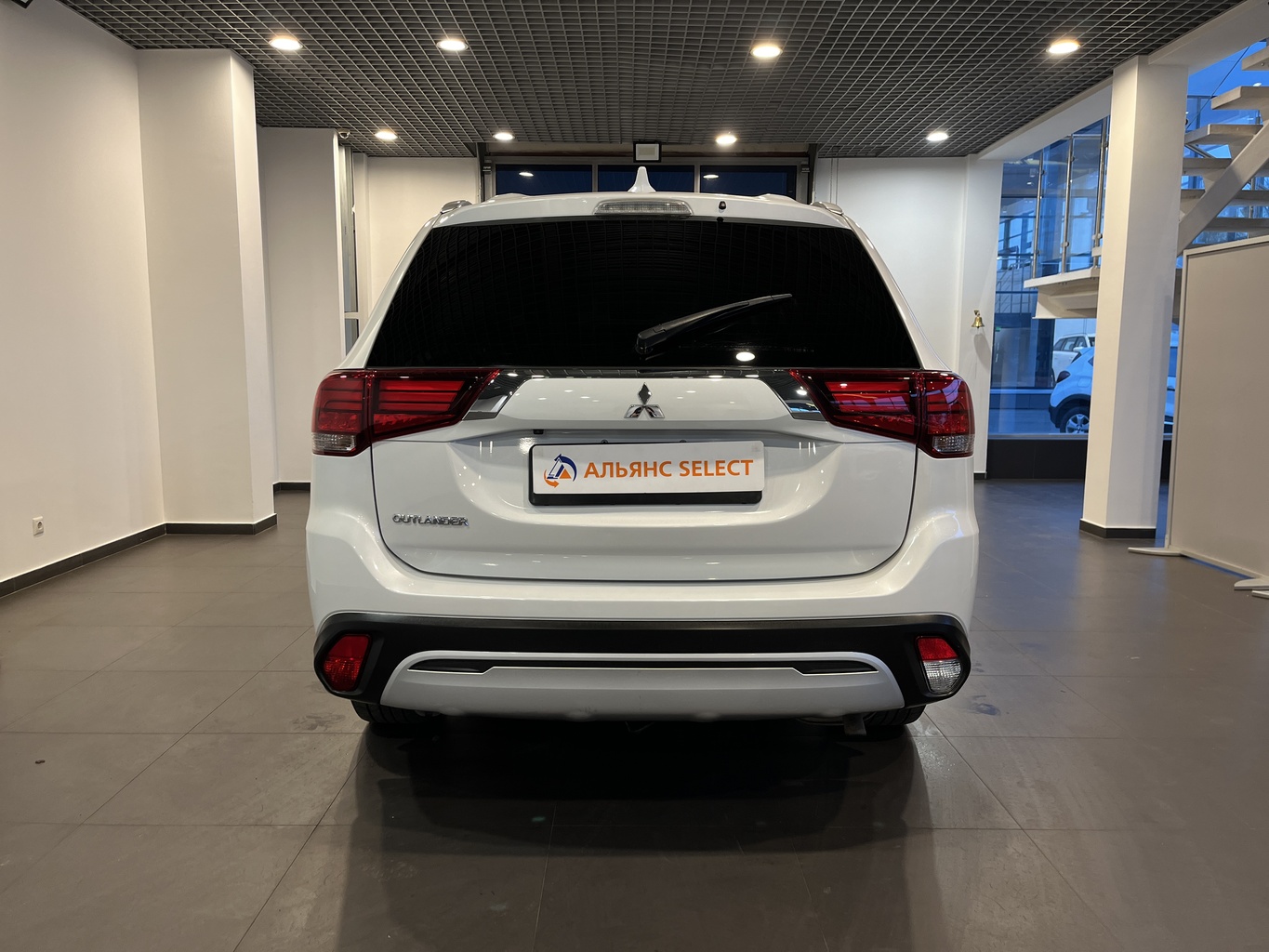 MITSUBISHI OUTLANDER