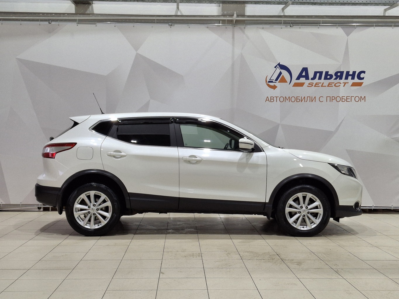 NISSAN QASHQAI 2015 г.