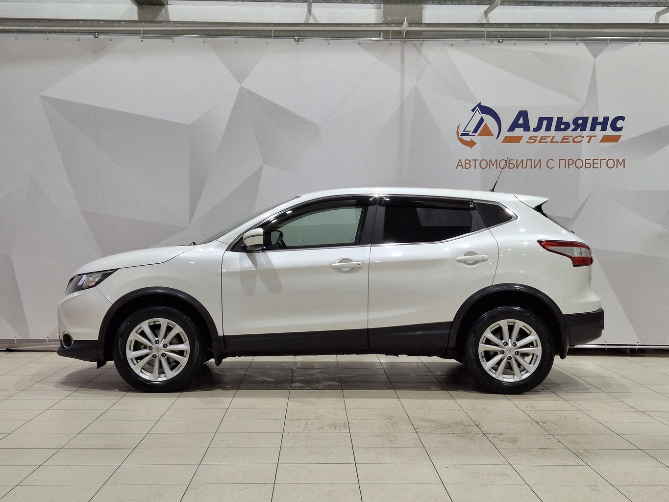 NISSAN QASHQAI 2015 г.