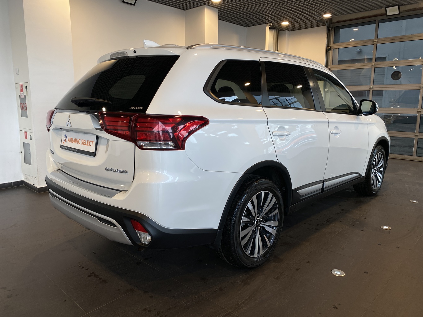 MITSUBISHI OUTLANDER