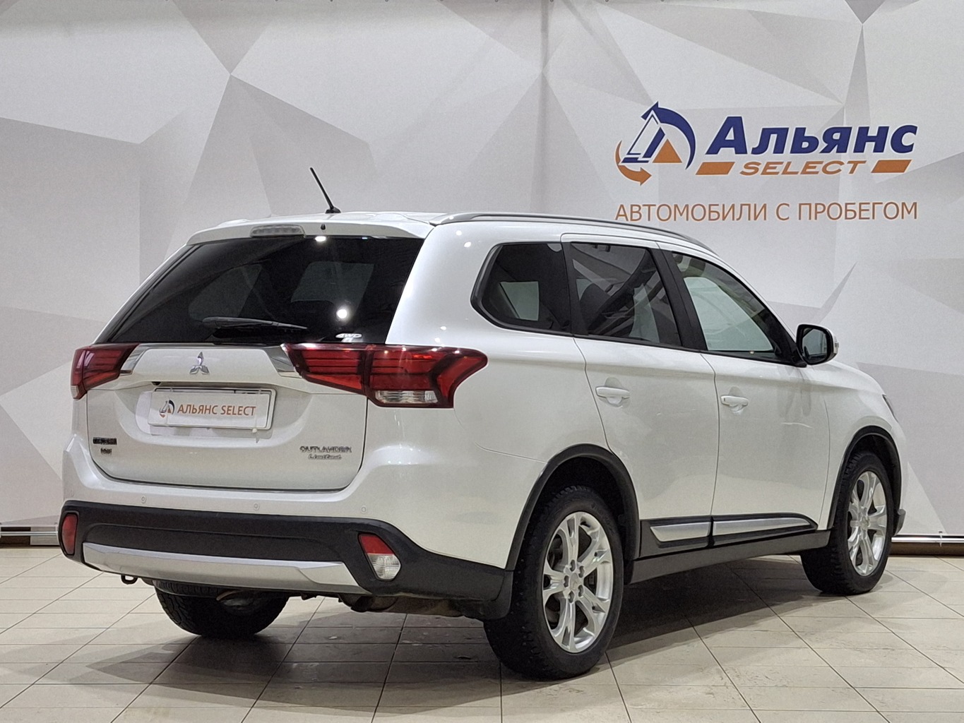 MITSUBISHI OUTLANDER
