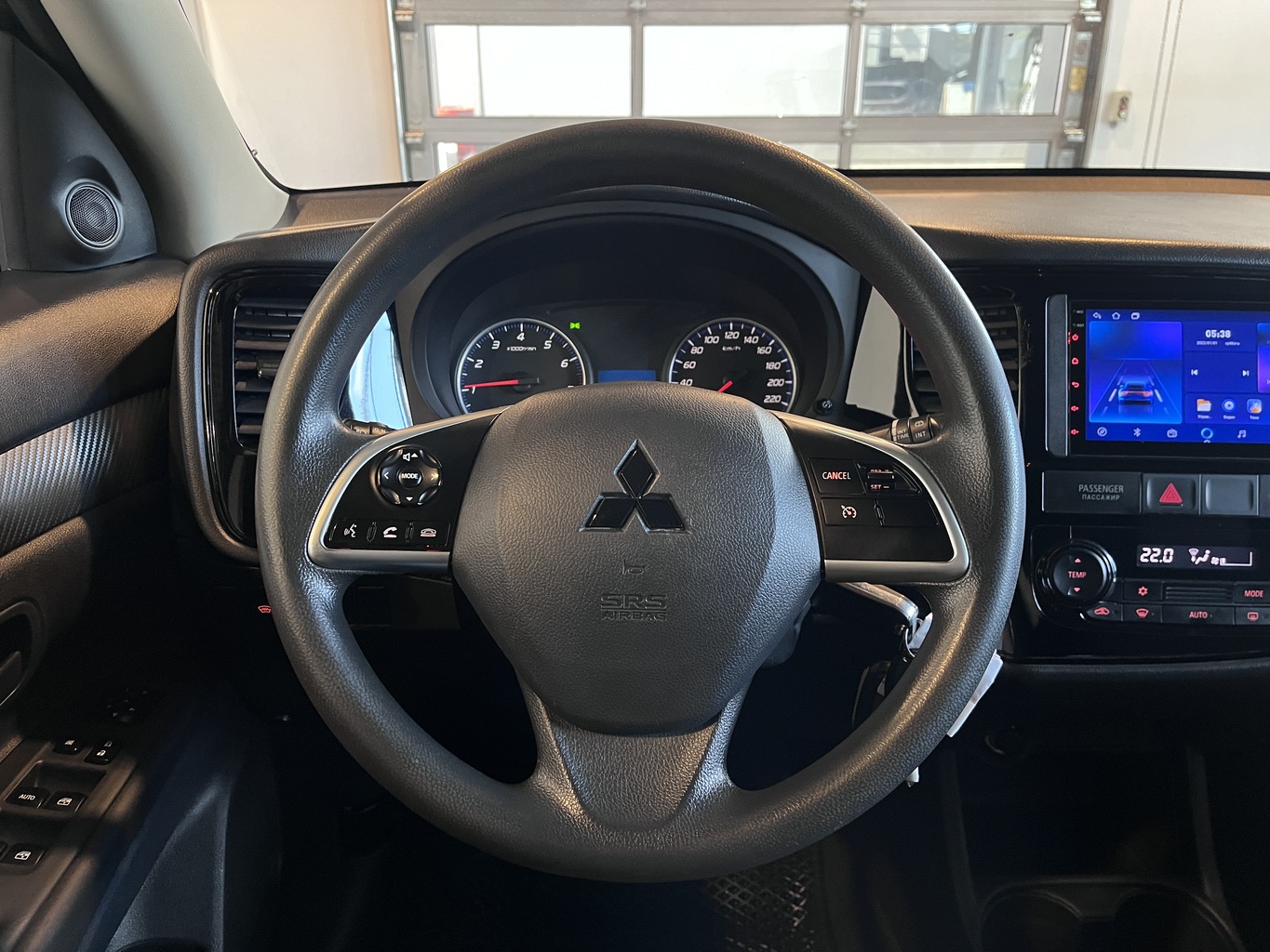 MITSUBISHI OUTLANDER