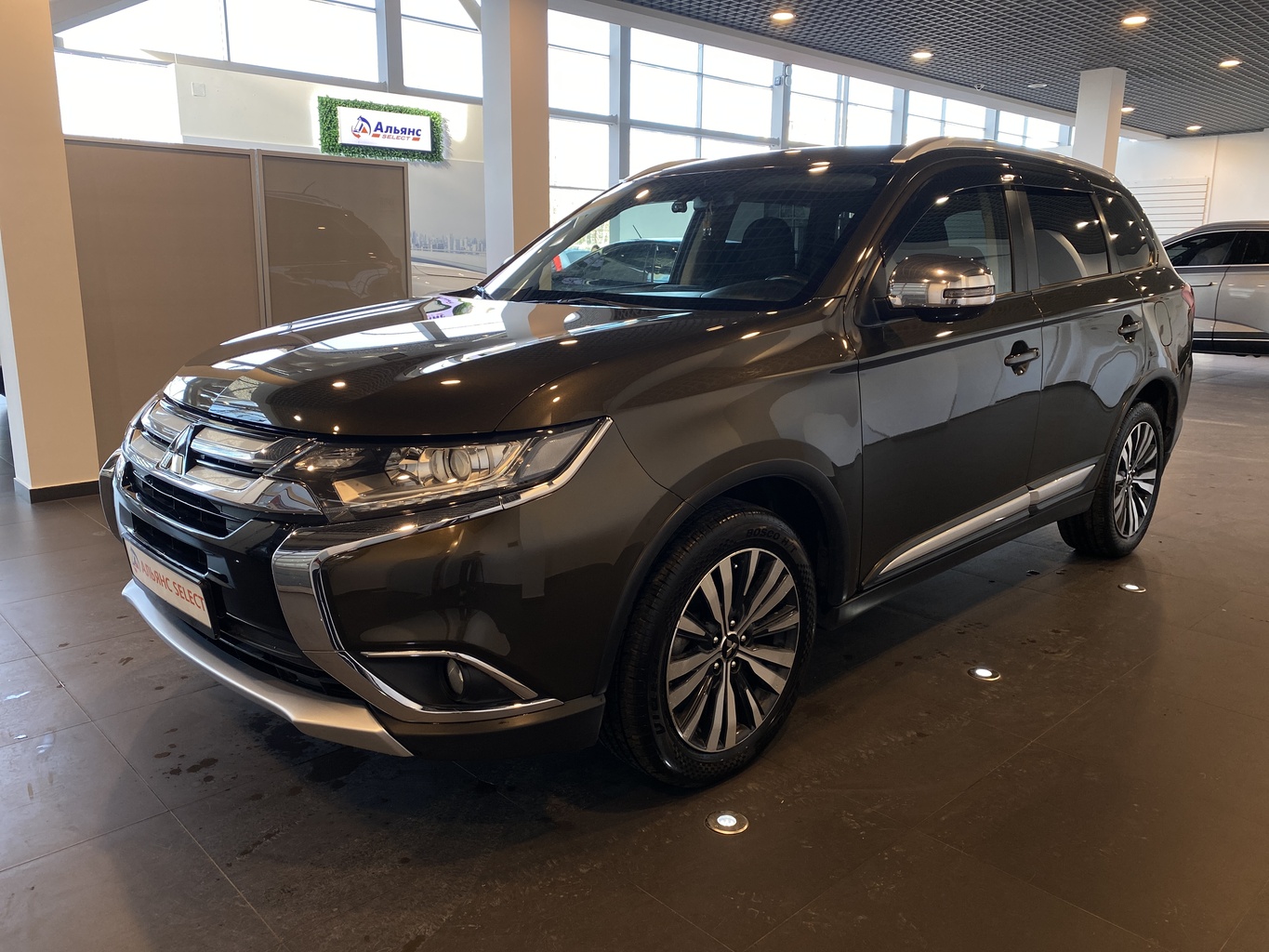 MITSUBISHI OUTLANDER
