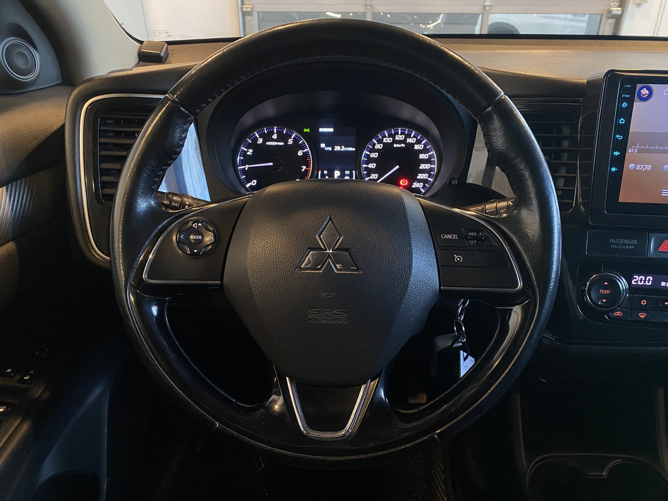 MITSUBISHI OUTLANDER