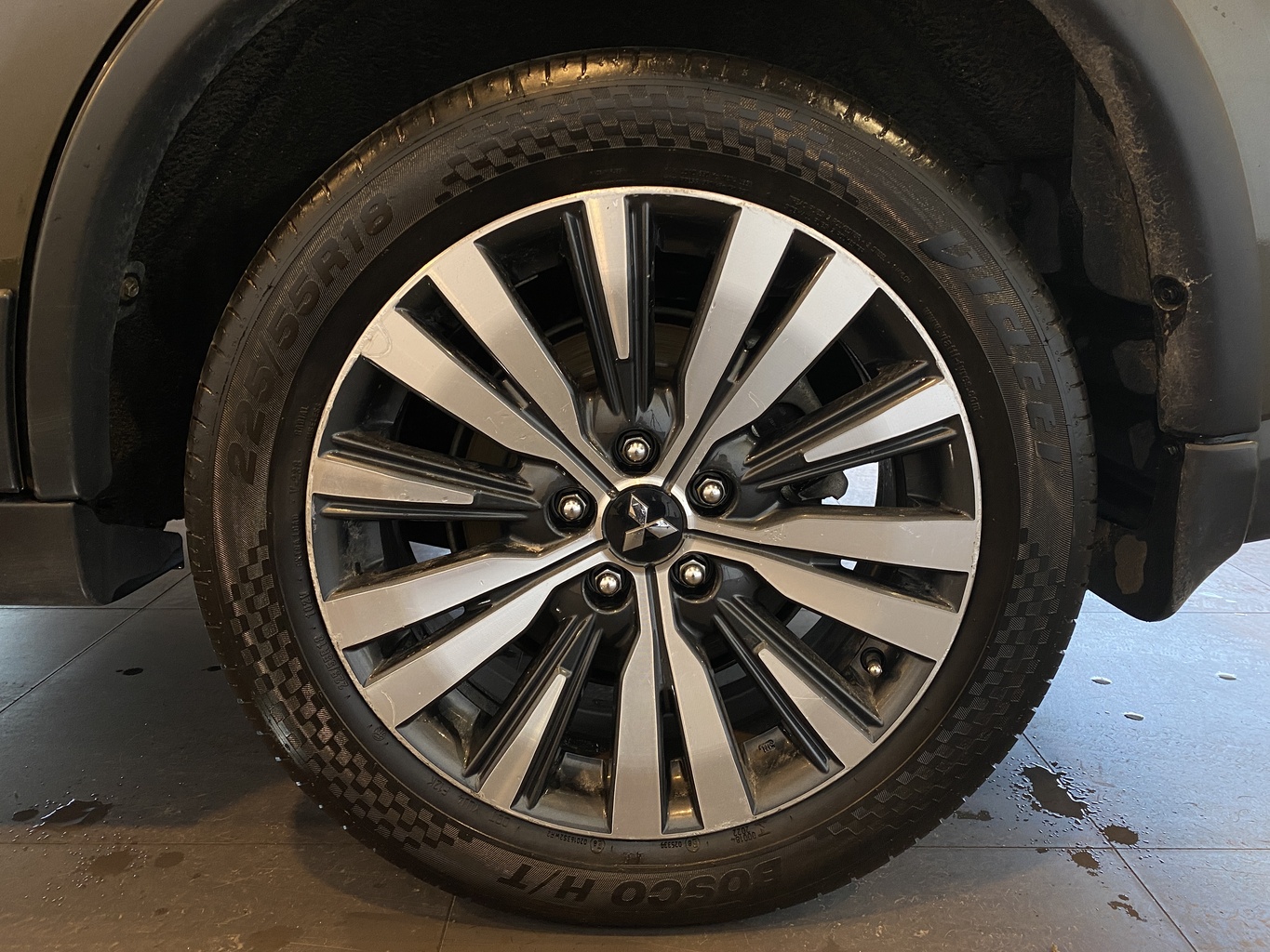 MITSUBISHI OUTLANDER