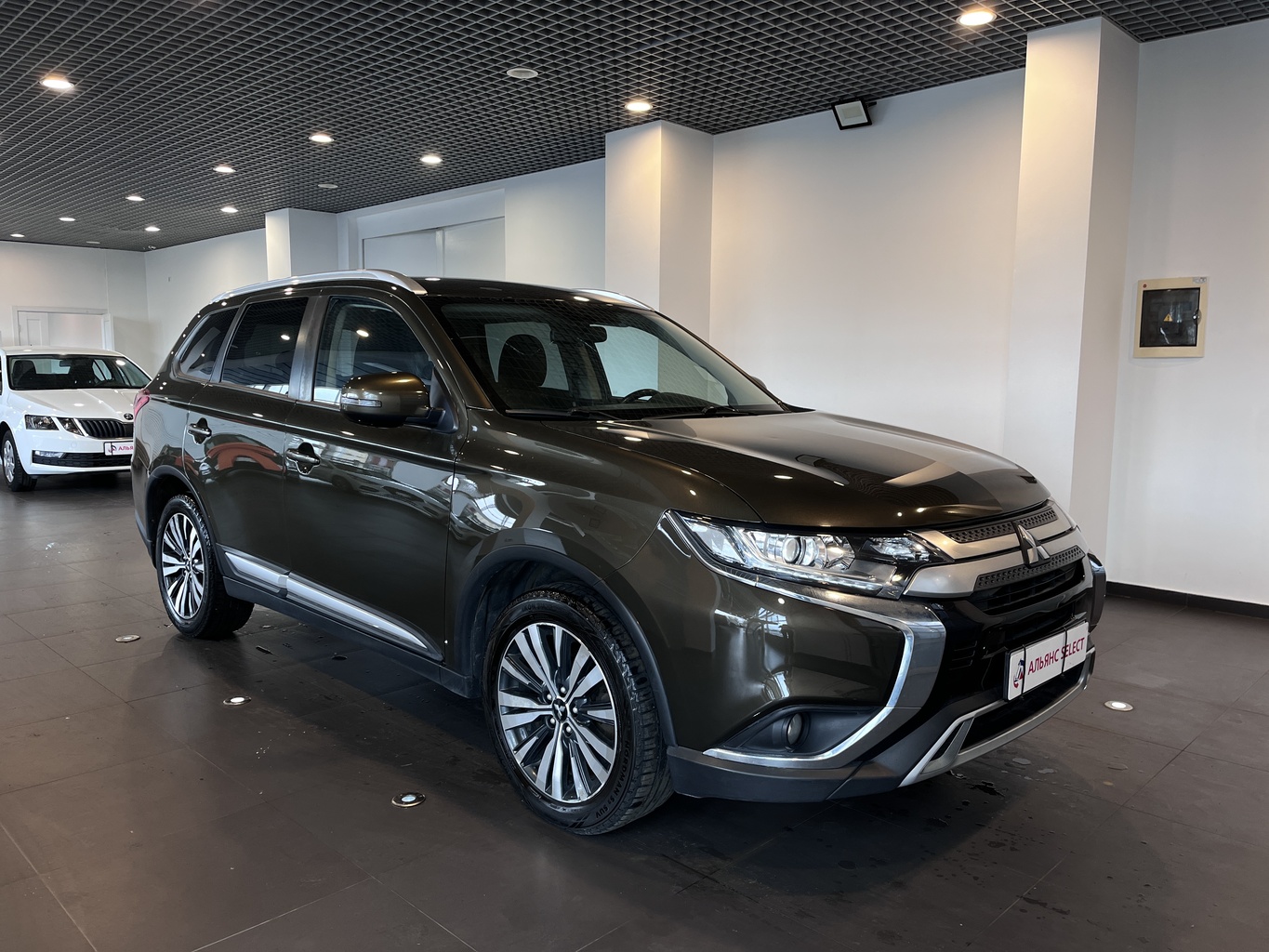 MITSUBISHI OUTLANDER