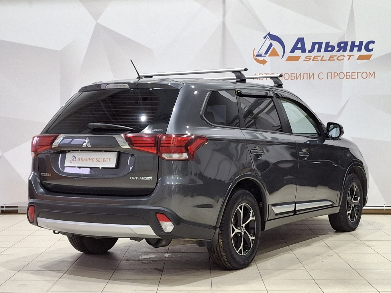 MITSUBISHI OUTLANDER