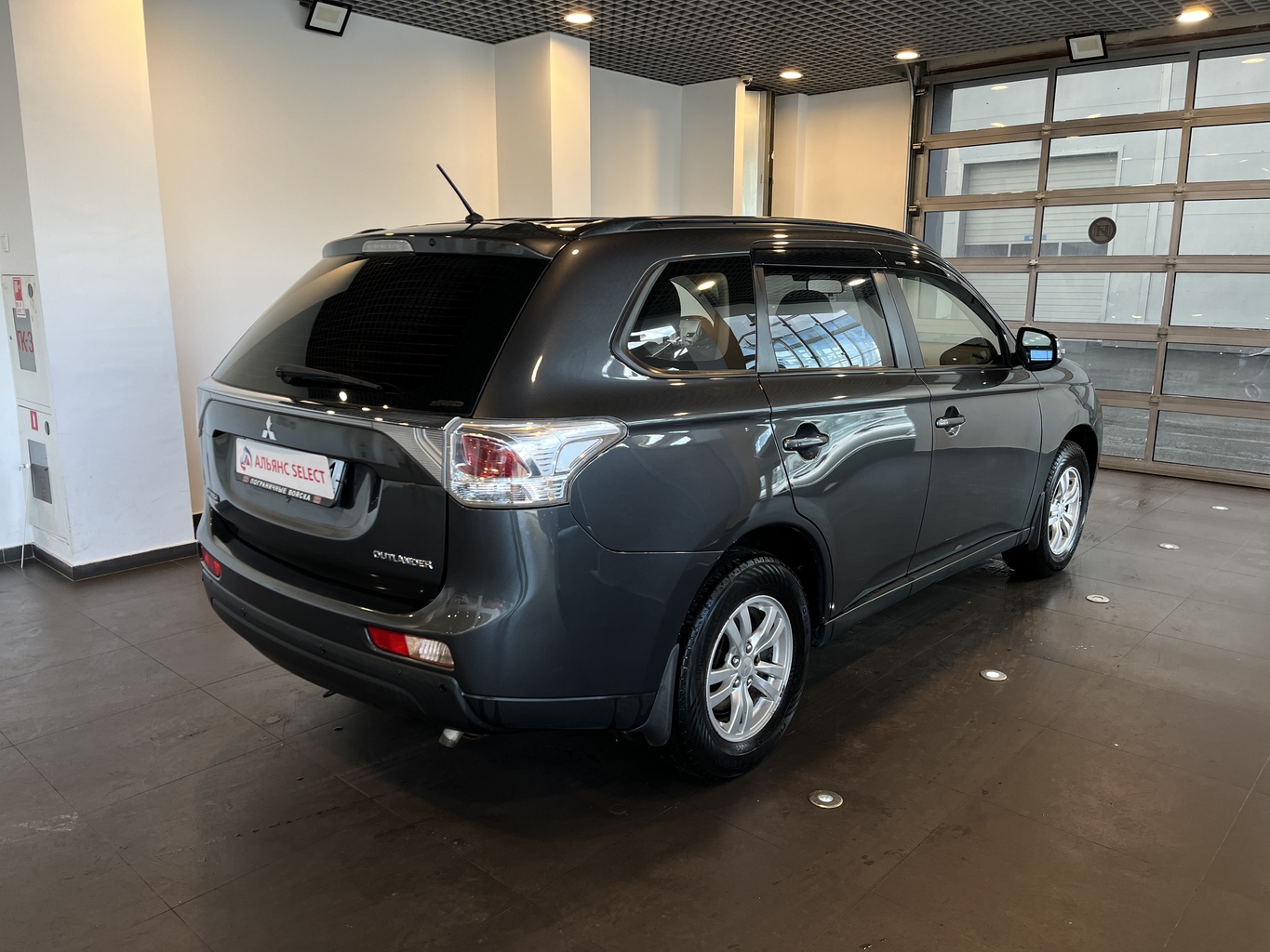MITSUBISHI OUTLANDER