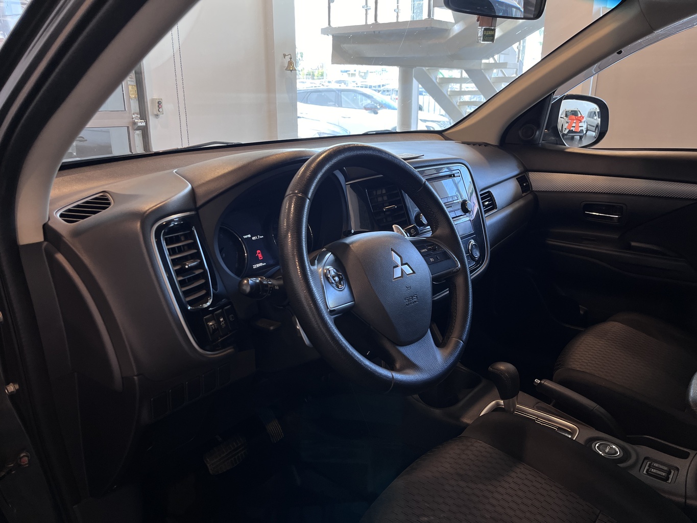 MITSUBISHI OUTLANDER