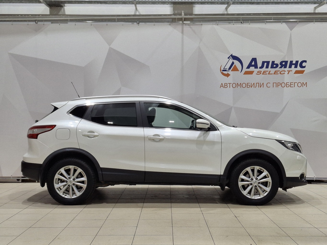 NISSAN QASHQAI 2016 г.