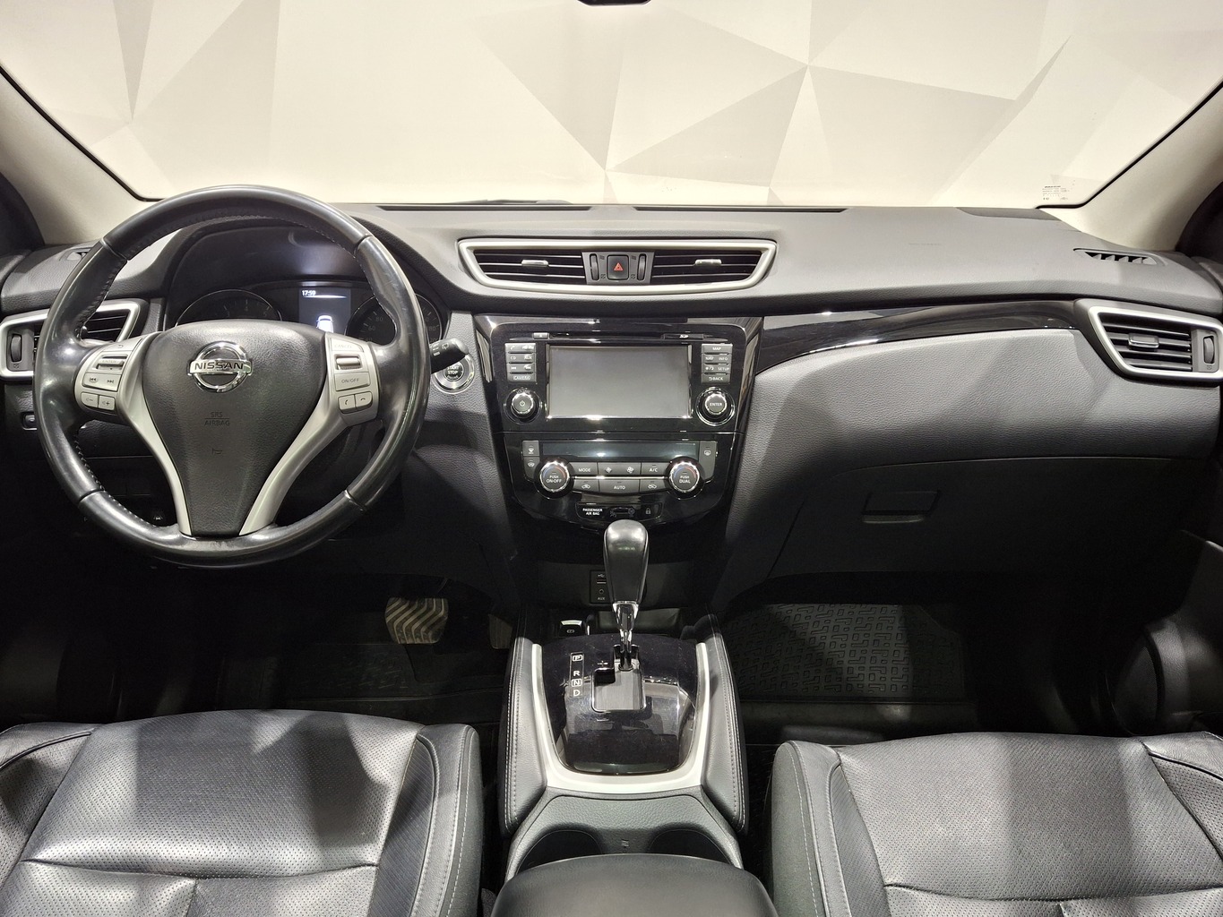 NISSAN QASHQAI 2016 г.