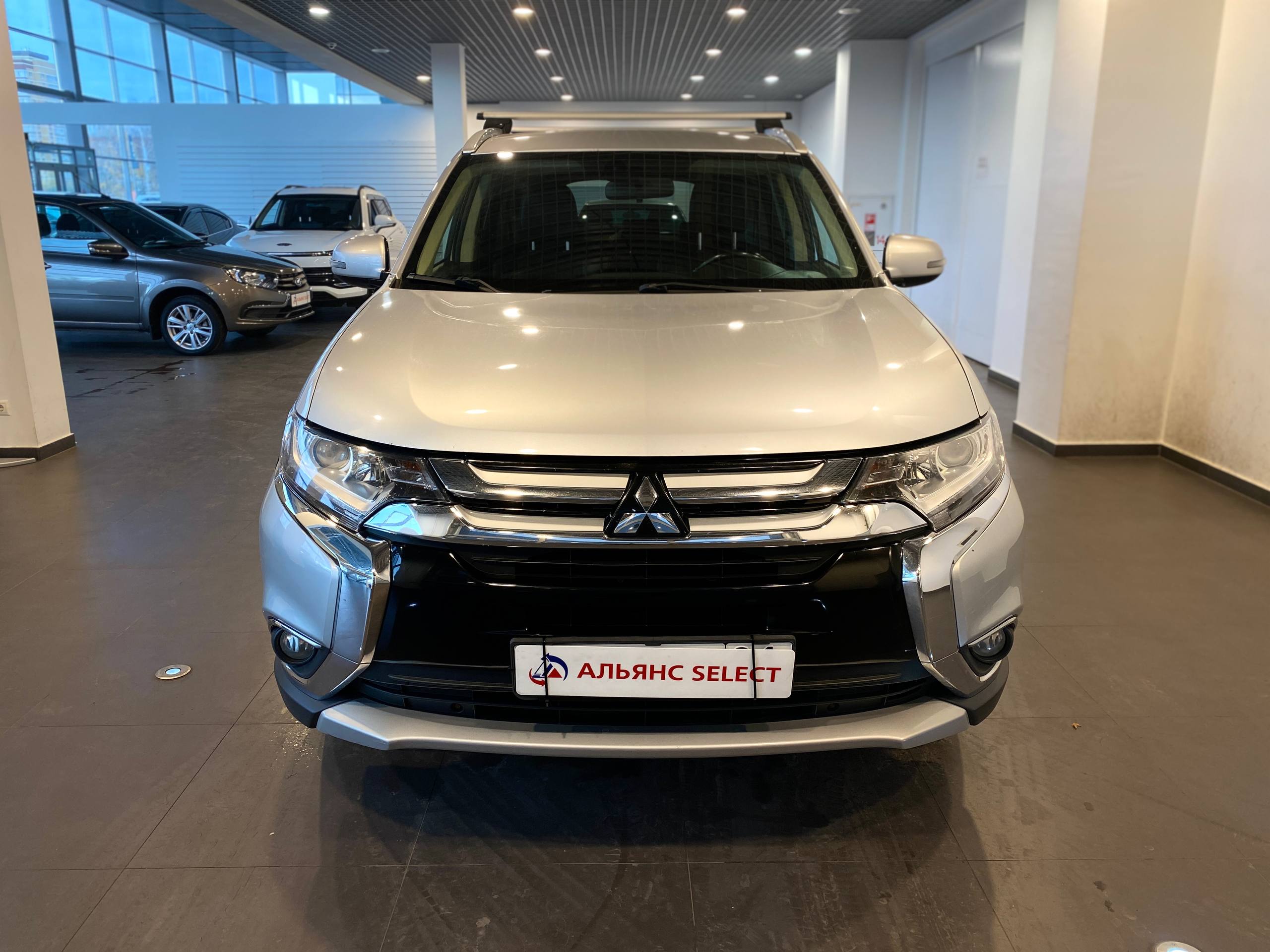 MITSUBISHI OUTLANDER