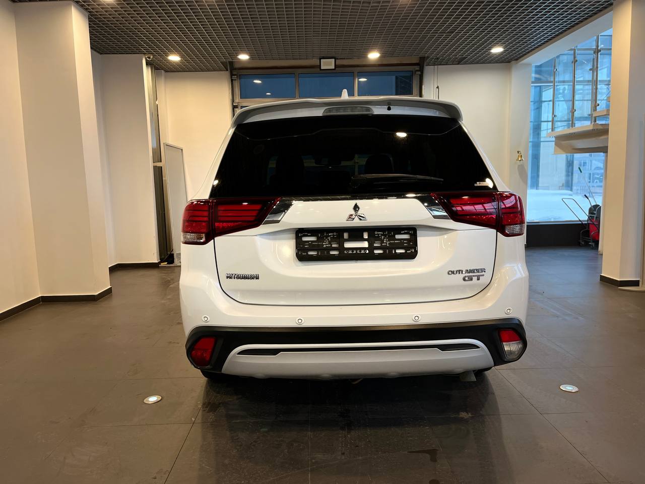 MITSUBISHI OUTLANDER