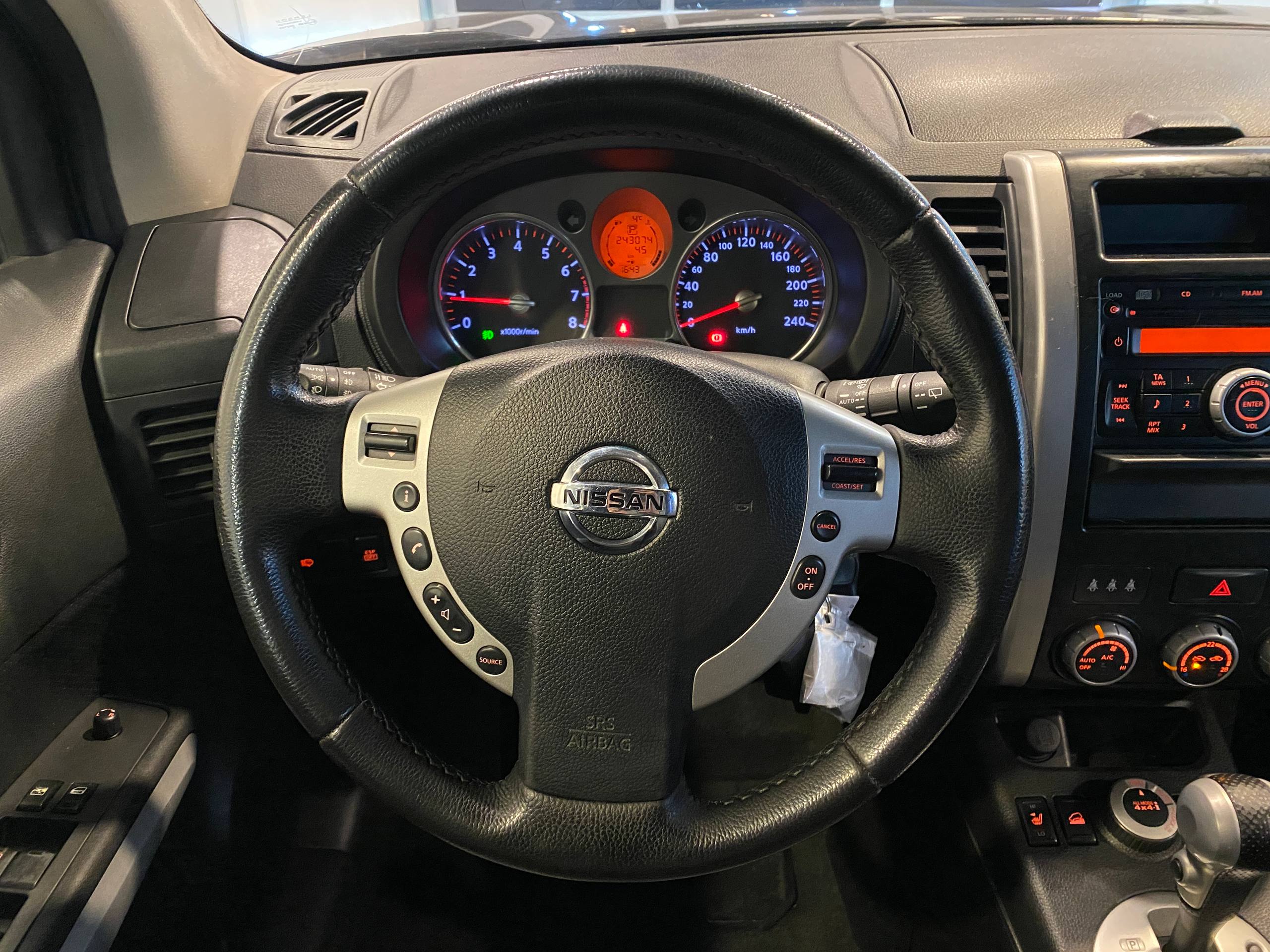 NISSAN X-TRAIL