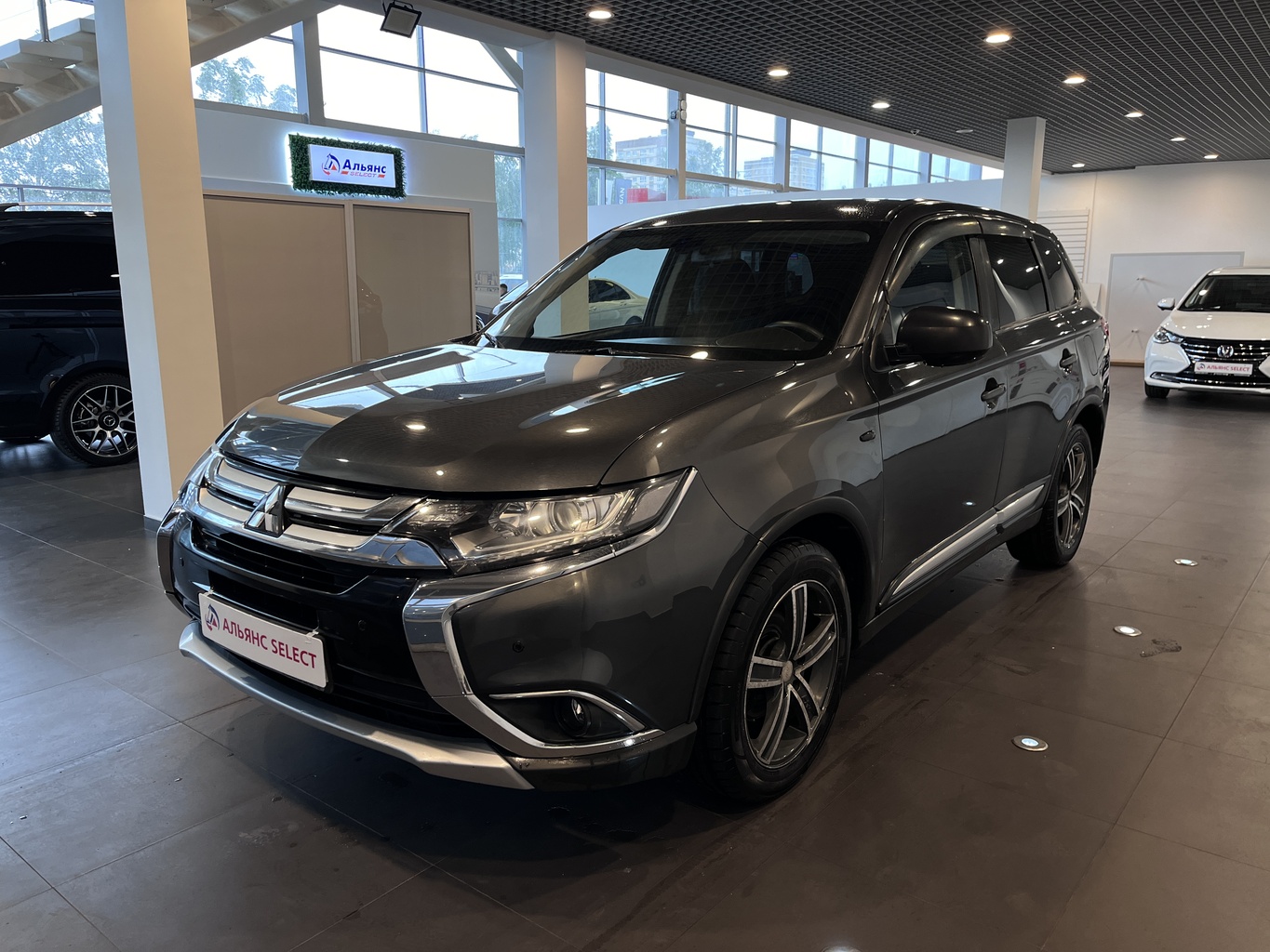 MITSUBISHI OUTLANDER