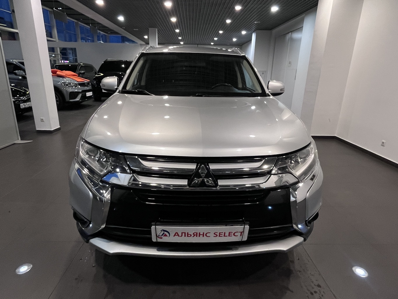 MITSUBISHI OUTLANDER