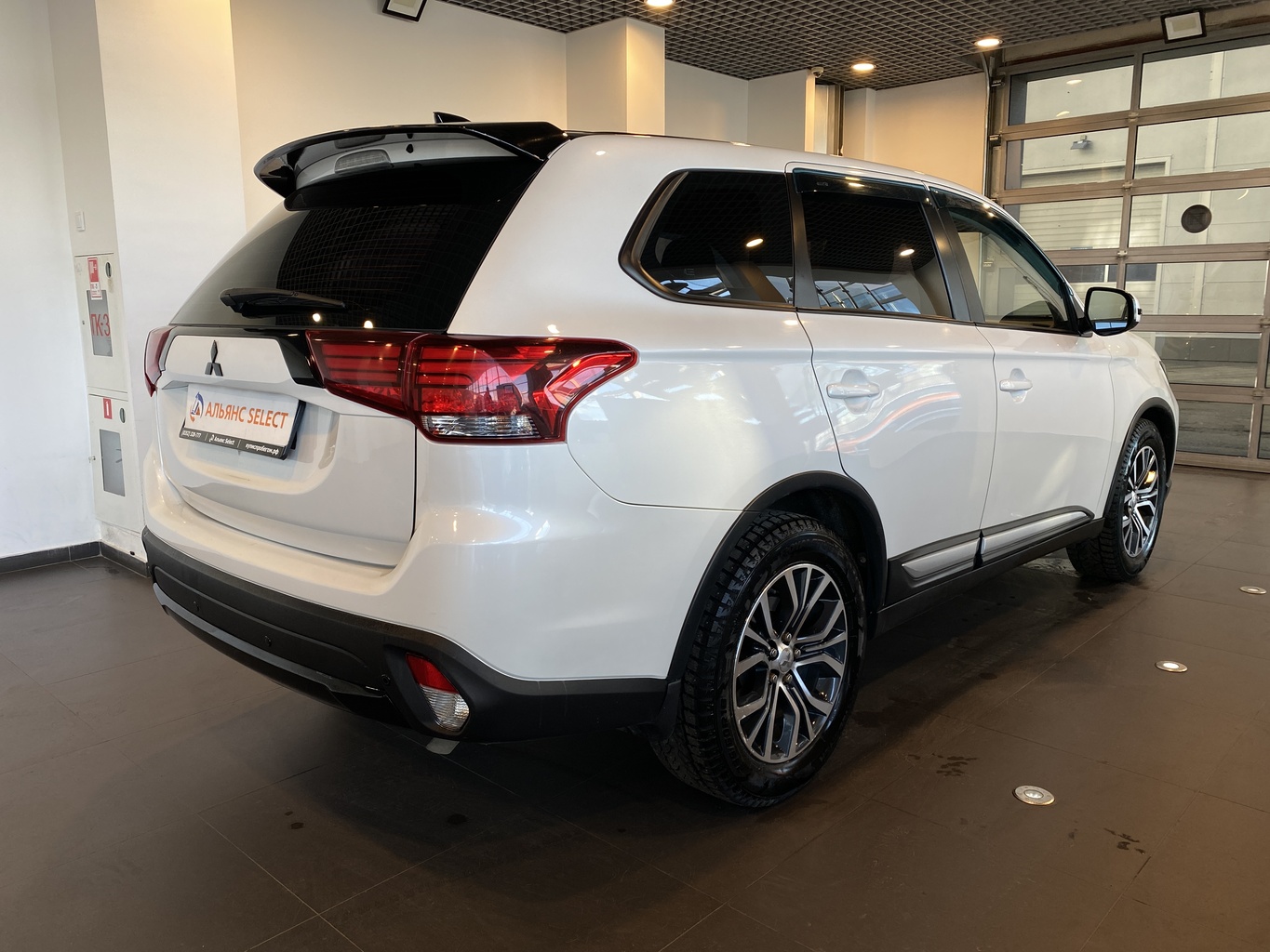 MITSUBISHI OUTLANDER