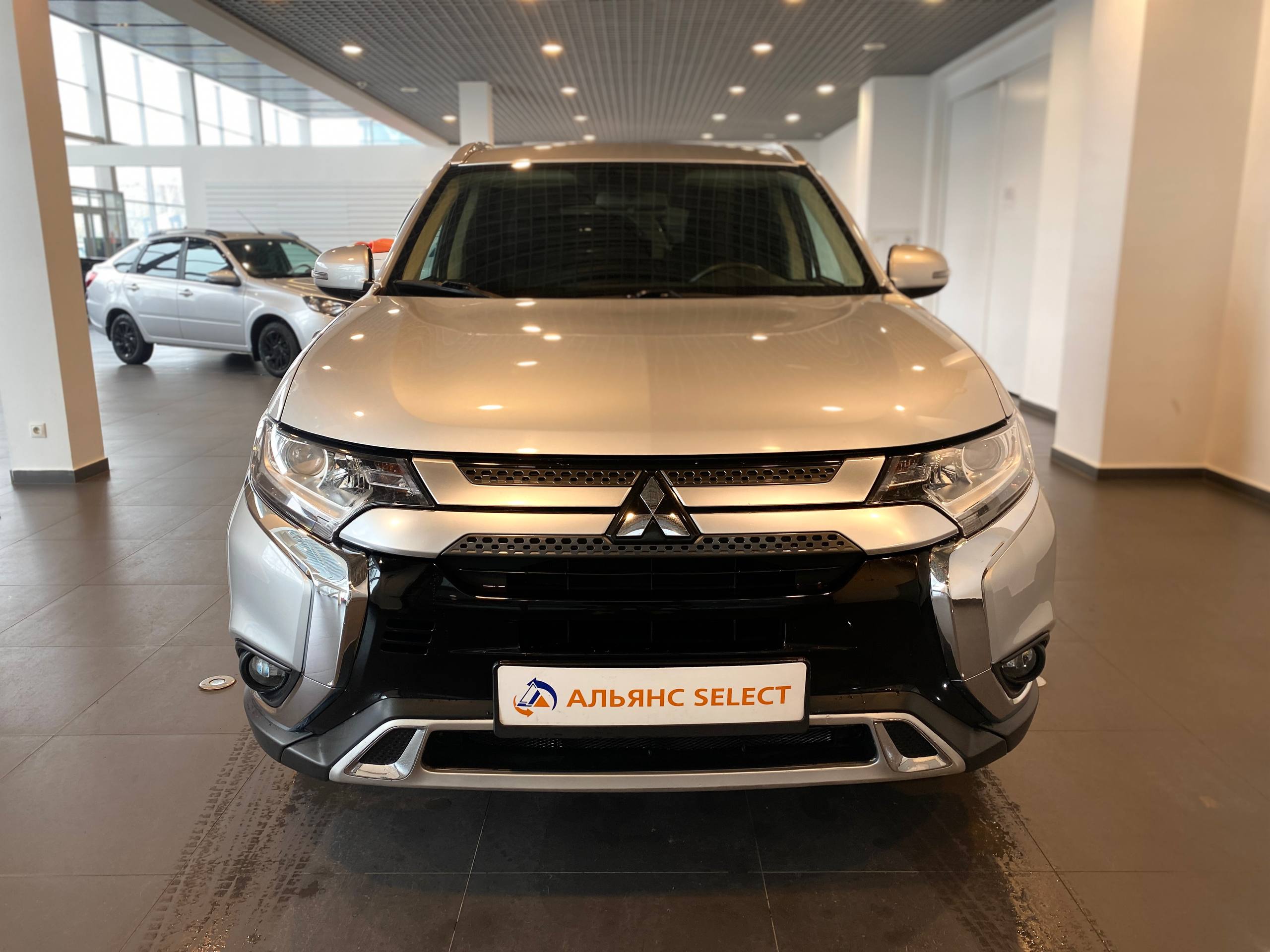 MITSUBISHI OUTLANDER