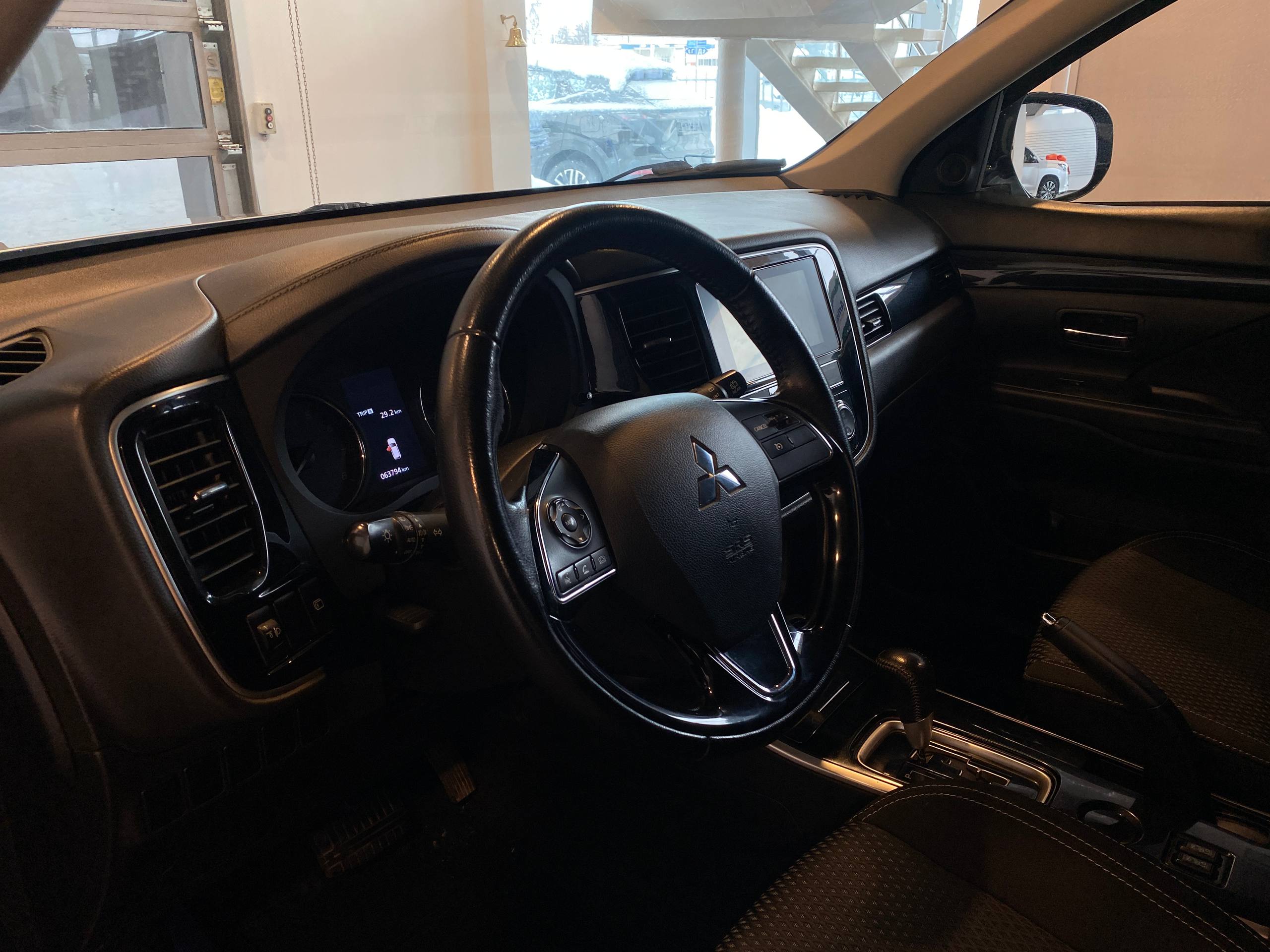 MITSUBISHI OUTLANDER