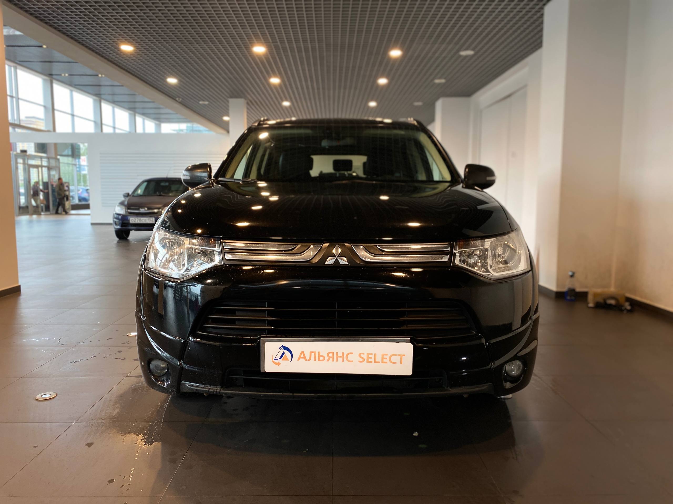 MITSUBISHI OUTLANDER
