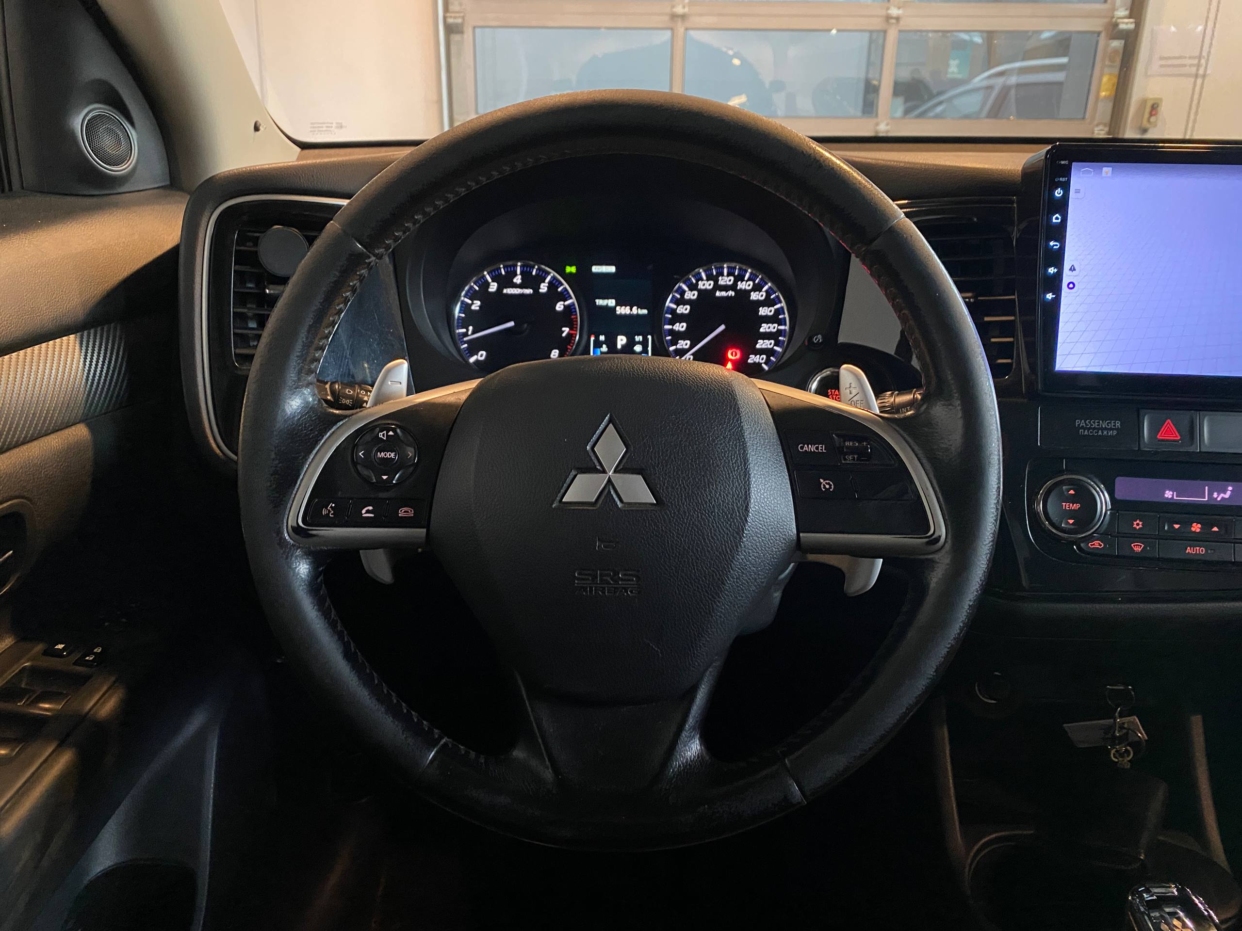 MITSUBISHI OUTLANDER